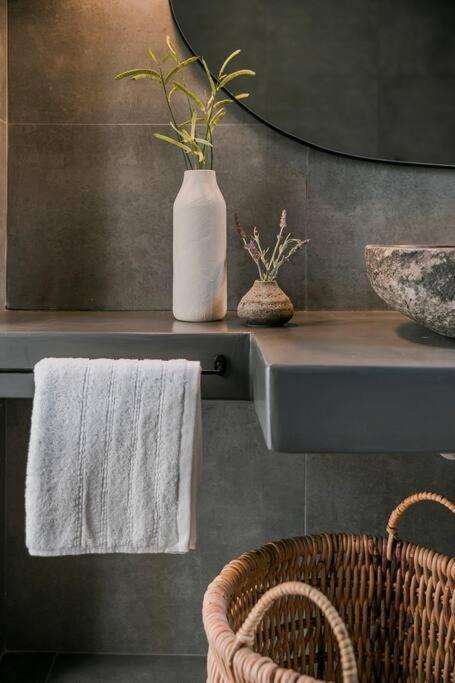 Lourdas White Villa Lourdata  Ngoại thất bức ảnh