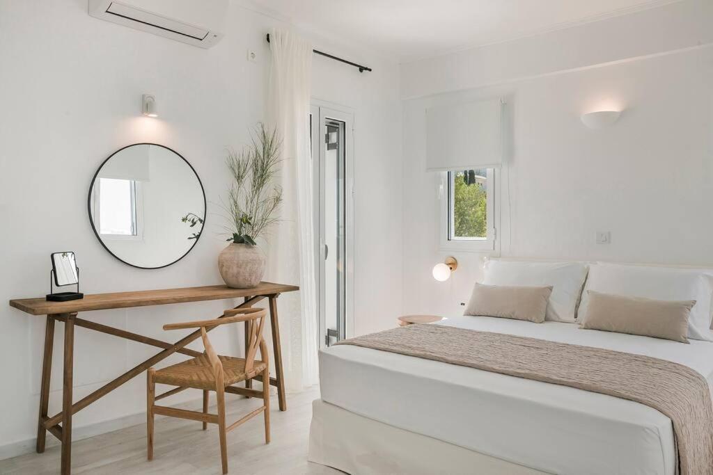 Lourdas White Villa Lourdata  Ngoại thất bức ảnh