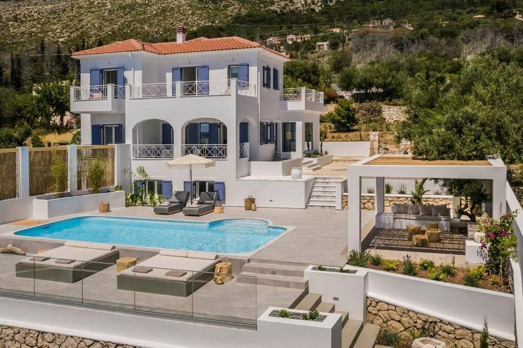 Lourdas White Villa Lourdata  Ngoại thất bức ảnh