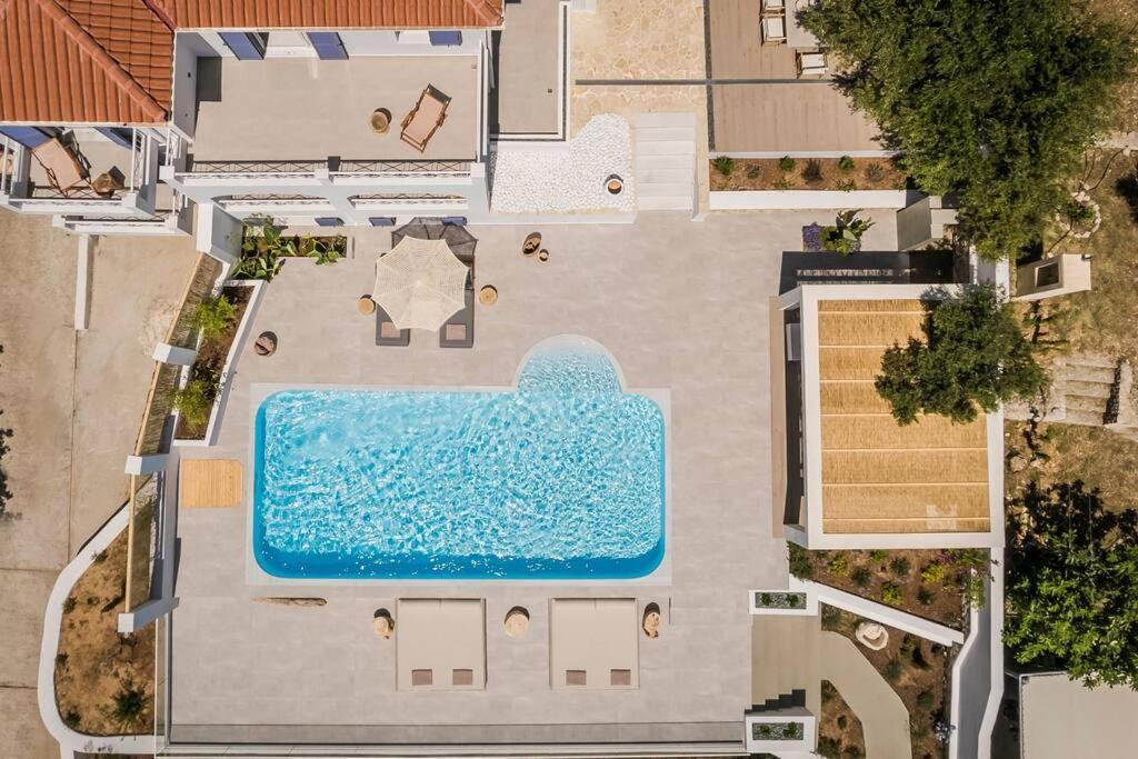 Lourdas White Villa Lourdata  Ngoại thất bức ảnh
