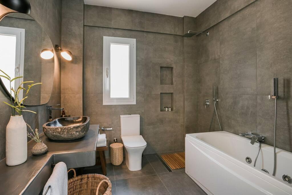 Lourdas White Villa Lourdata  Ngoại thất bức ảnh