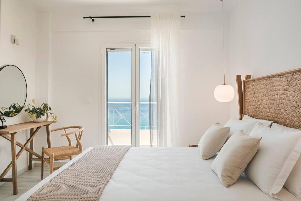 Lourdas White Villa Lourdata  Ngoại thất bức ảnh