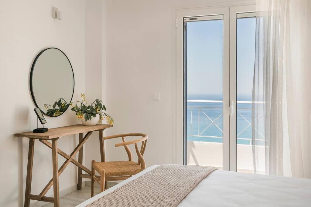 Lourdas White Villa Lourdata  Ngoại thất bức ảnh